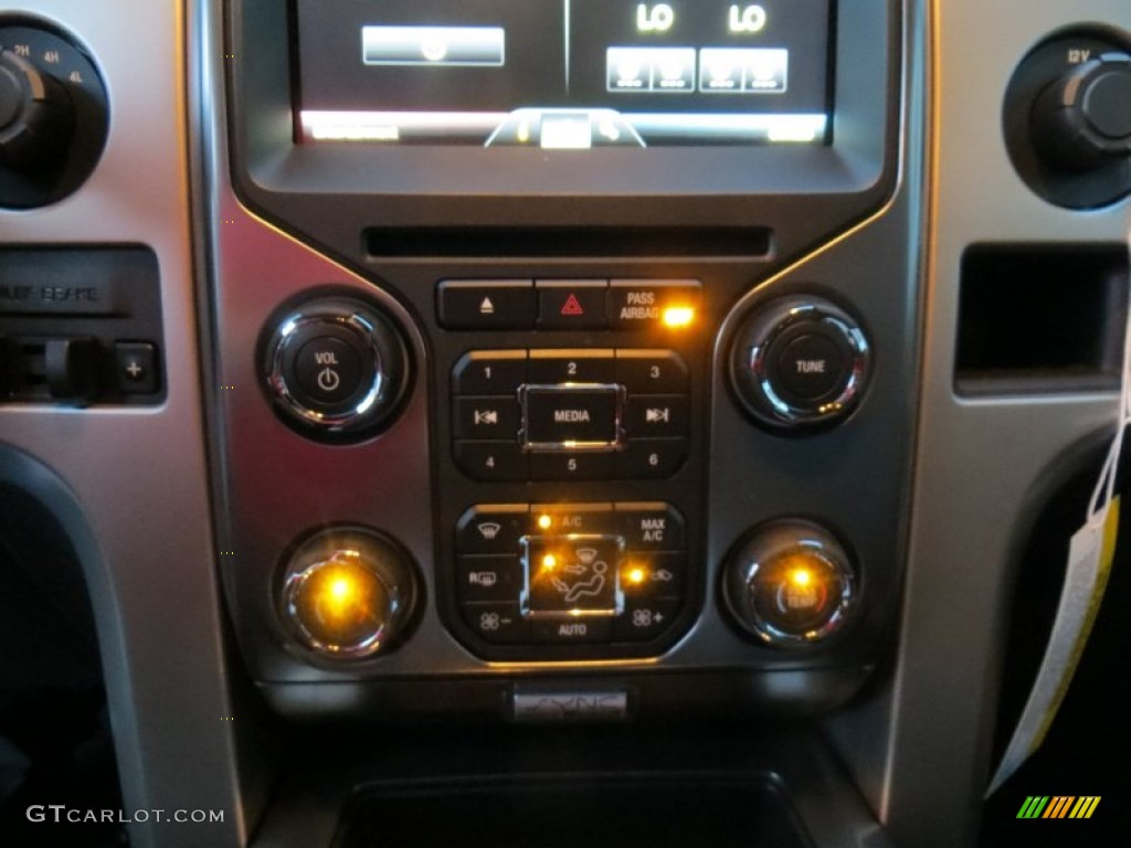 2014 Ford F150 FX4 SuperCrew 4x4 Controls Photo #88491381