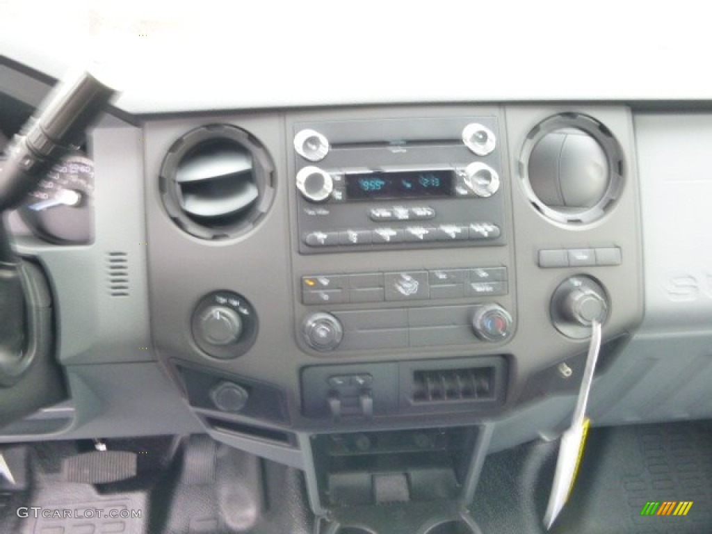 2014 F350 Super Duty XL Crew Cab 4x4 Dually - Oxford White / Steel photo #15