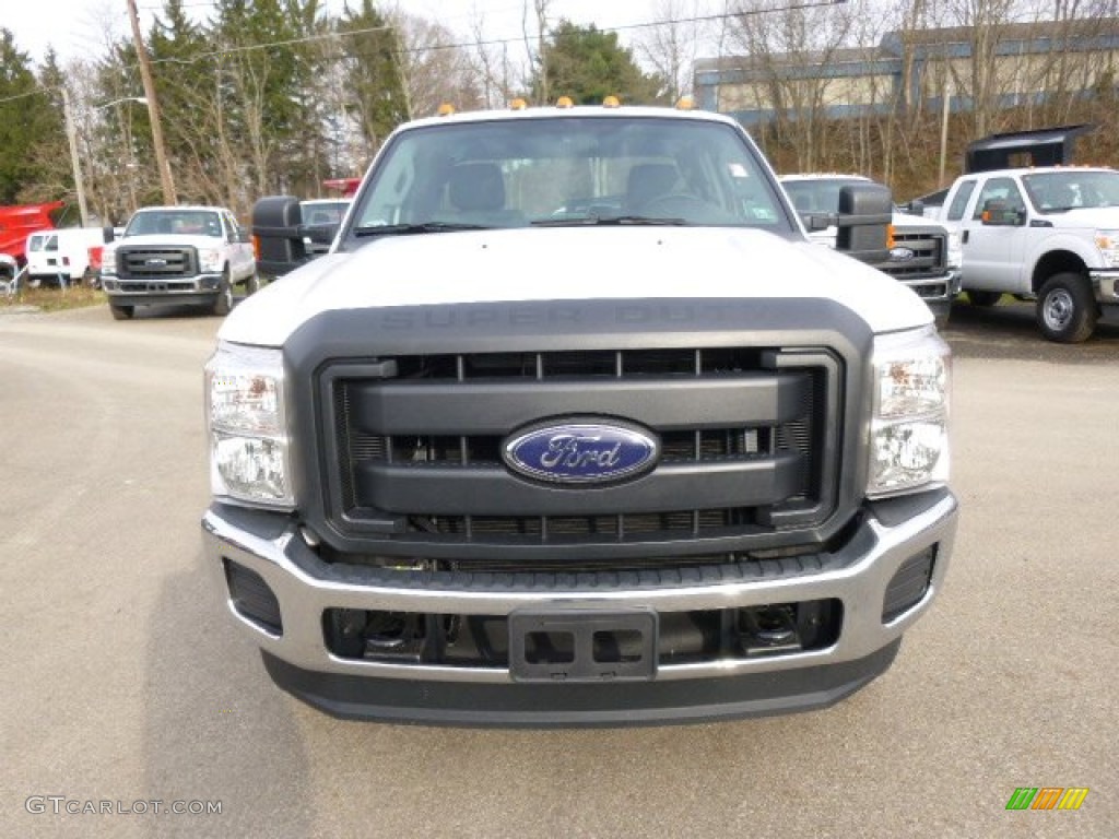 2014 F350 Super Duty XL SuperCab 4x4 Utility Truck - Oxford White / Steel photo #3