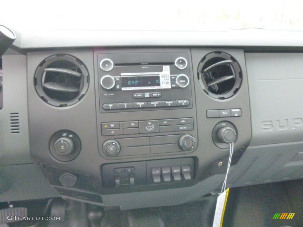 2014 F350 Super Duty XL SuperCab 4x4 Utility Truck - Oxford White / Steel photo #17