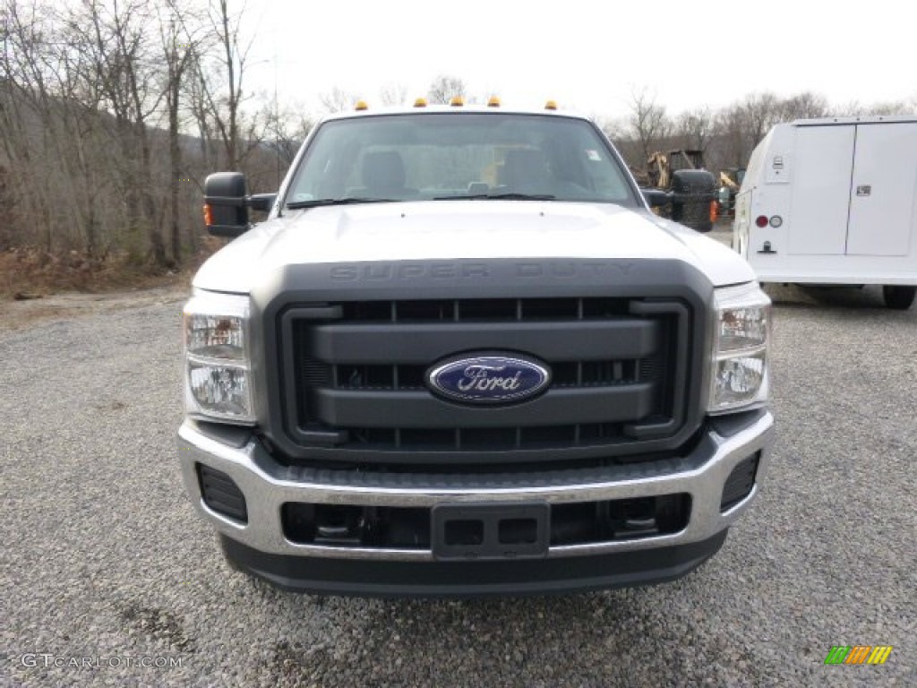 2014 F350 Super Duty XL SuperCab 4x4 Utility Truck - Oxford White / Steel photo #3