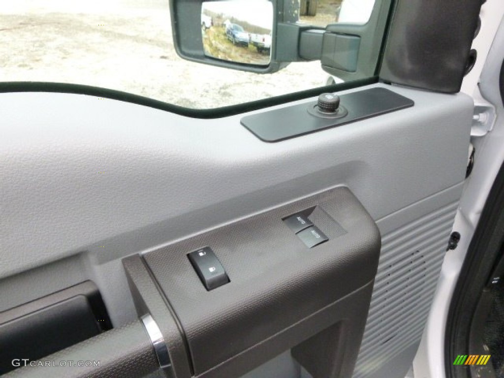 2014 F350 Super Duty XL SuperCab 4x4 Utility Truck - Oxford White / Steel photo #16