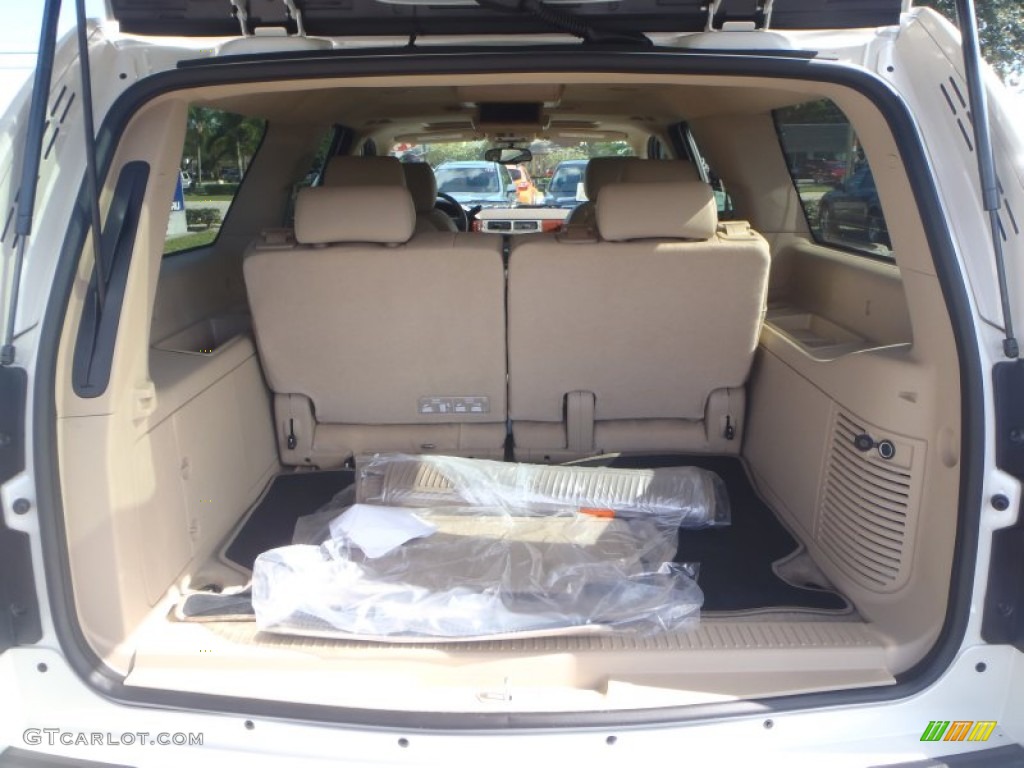 2014 Chevrolet Suburban LTZ Trunk Photos