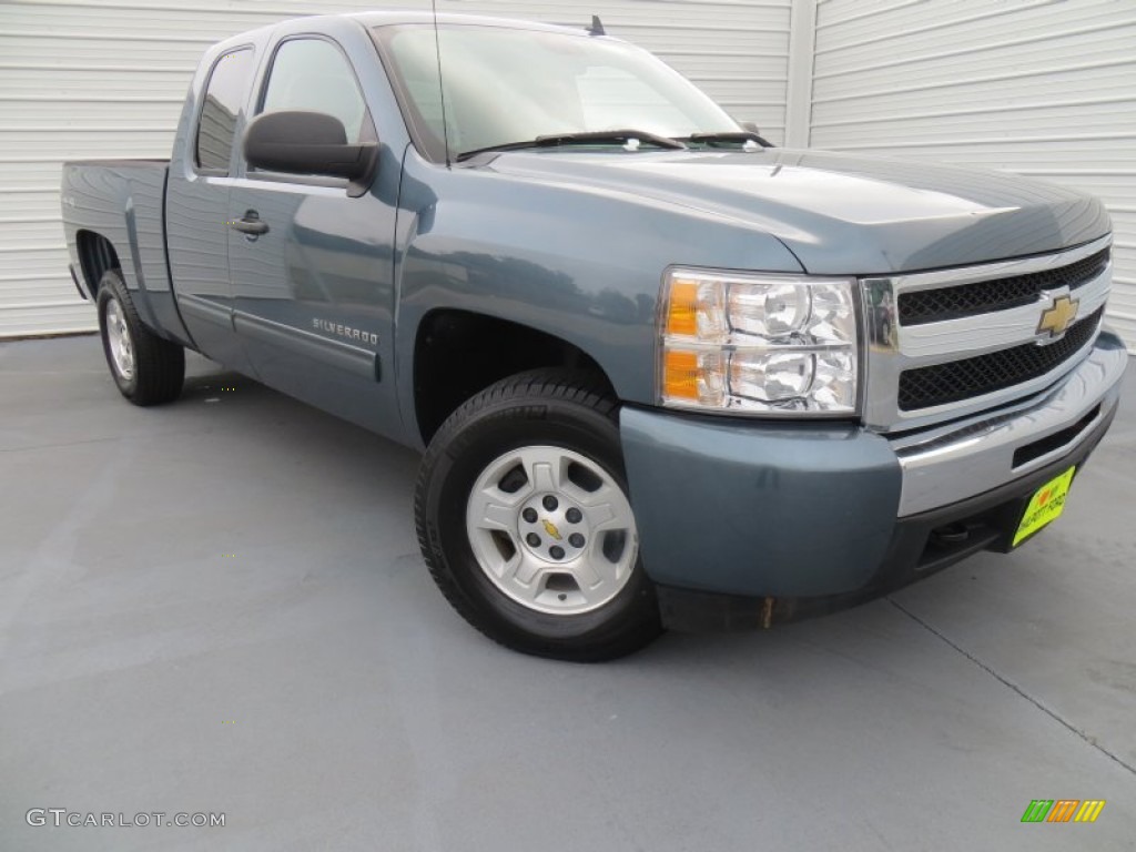 2009 Silverado 1500 LS Extended Cab 4x4 - Blue Granite Metallic / Dark Titanium photo #2