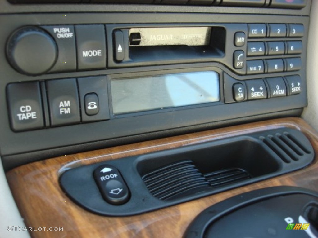 2000 Jaguar XK XK8 Convertible Audio System Photo #88499346