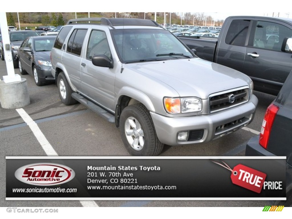 2003 Pathfinder SE 4x4 - Chrome Silver Metallic / Charcoal photo #1