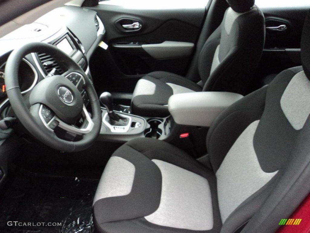 2014 Jeep Cherokee Sport 4x4 Front Seat Photo #88506720