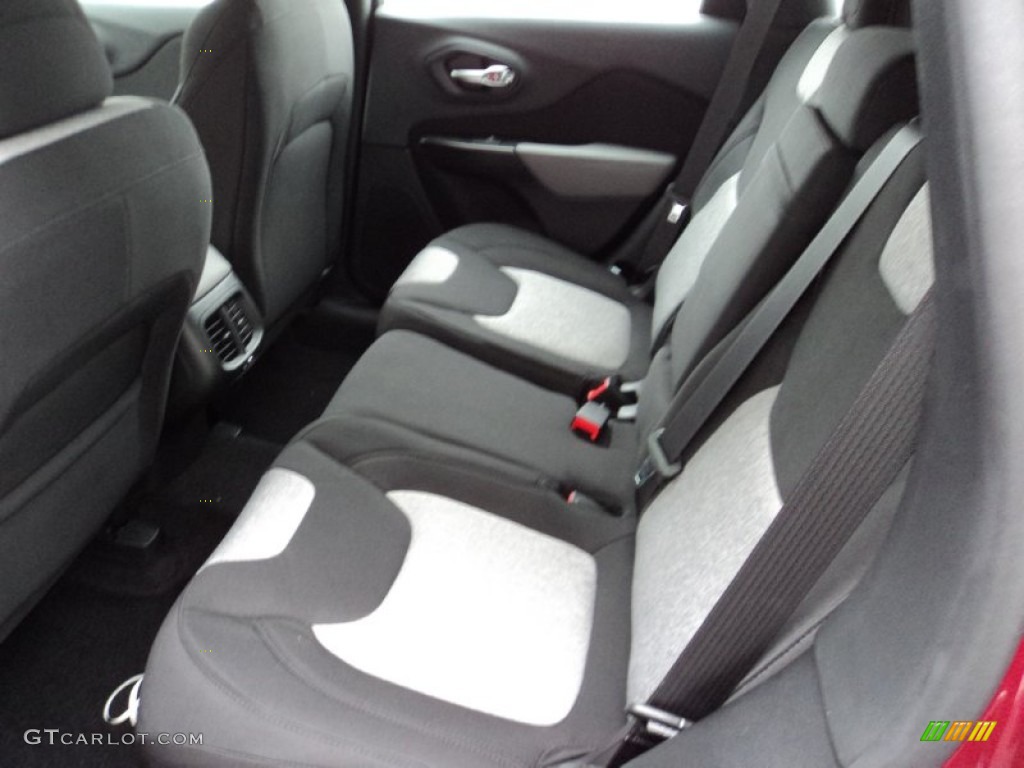 2014 Jeep Cherokee Sport 4x4 Rear Seat Photo #88506786