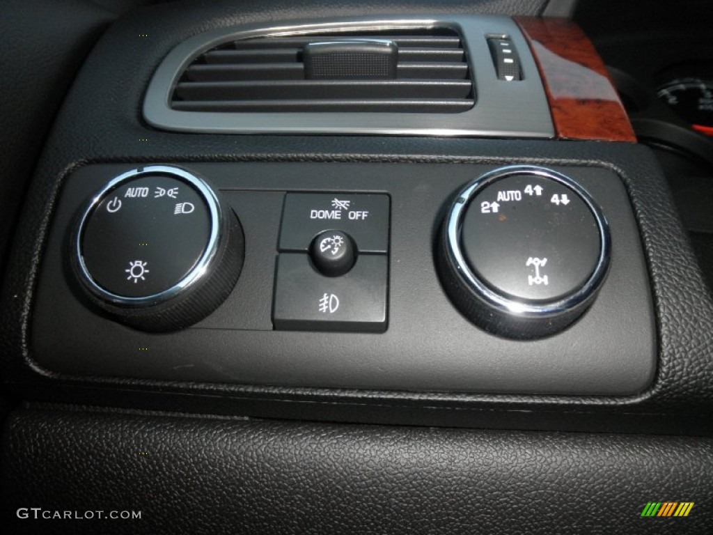 2013 Yukon SLT 4x4 - Onyx Black / Ebony photo #12