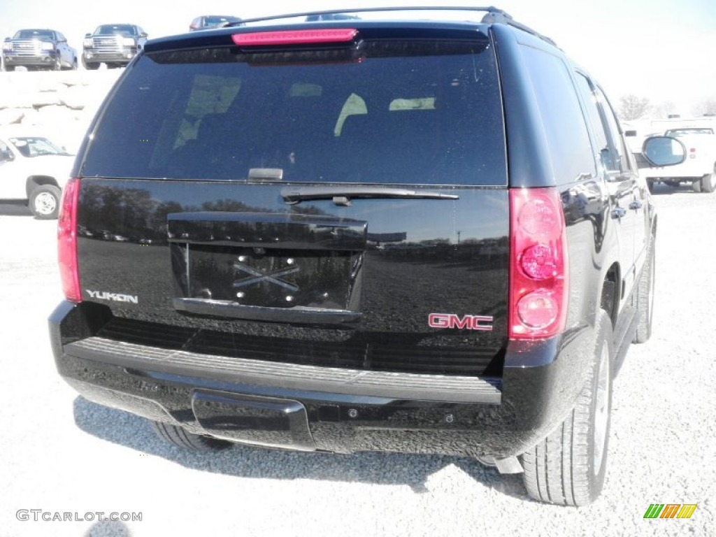 2013 Yukon SLT 4x4 - Onyx Black / Ebony photo #24