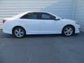 Super White - Camry SE Photo No. 3