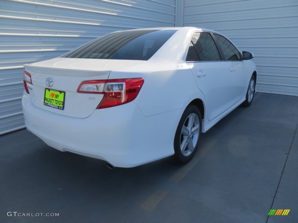 2014 Camry SE - Super White / Black/Ash photo #4