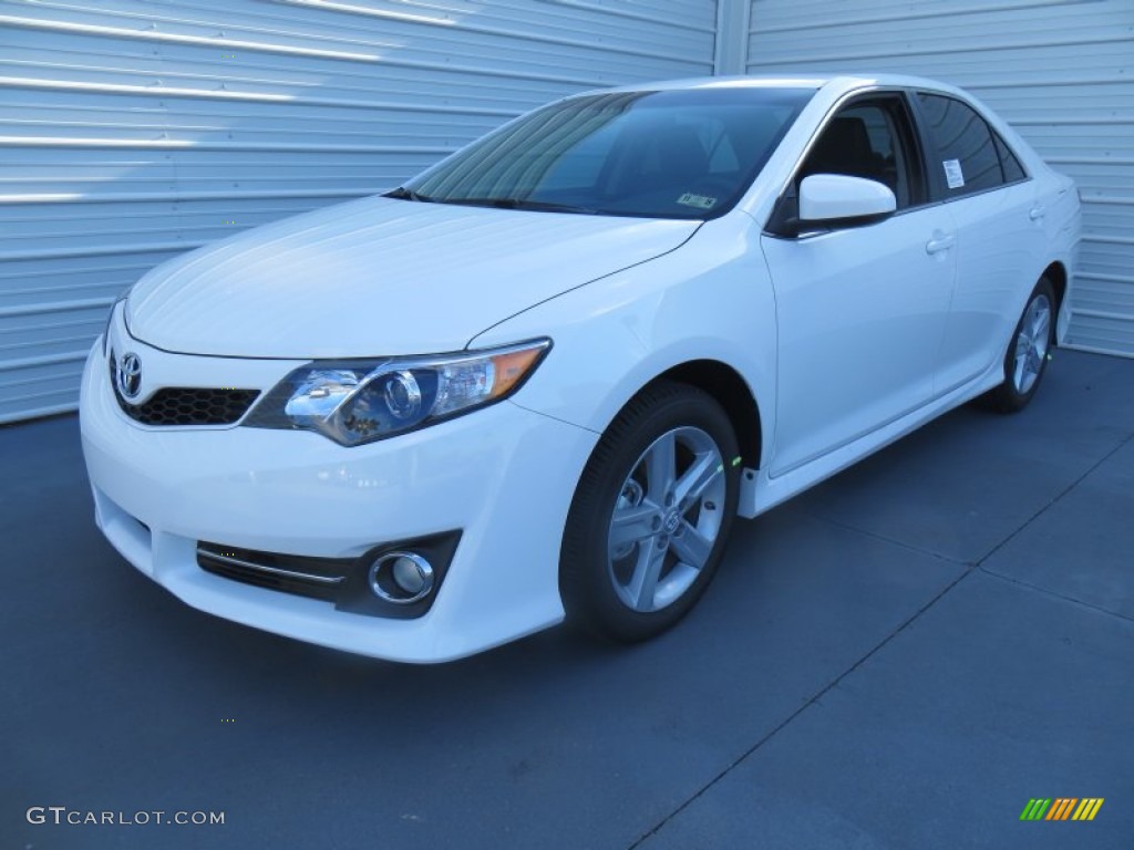 2014 Camry SE - Super White / Black/Ash photo #7