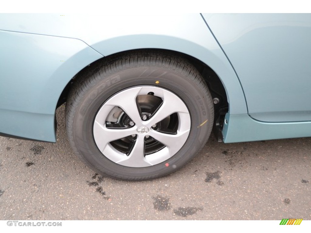 2014 Toyota Prius Two Hybrid Wheel Photo #88510548