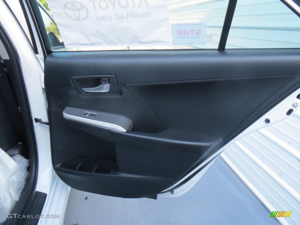 2014 Camry SE - Super White / Black/Ash photo #20