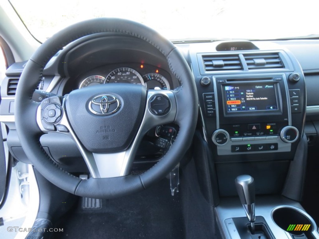 2014 Camry SE - Super White / Black/Ash photo #28