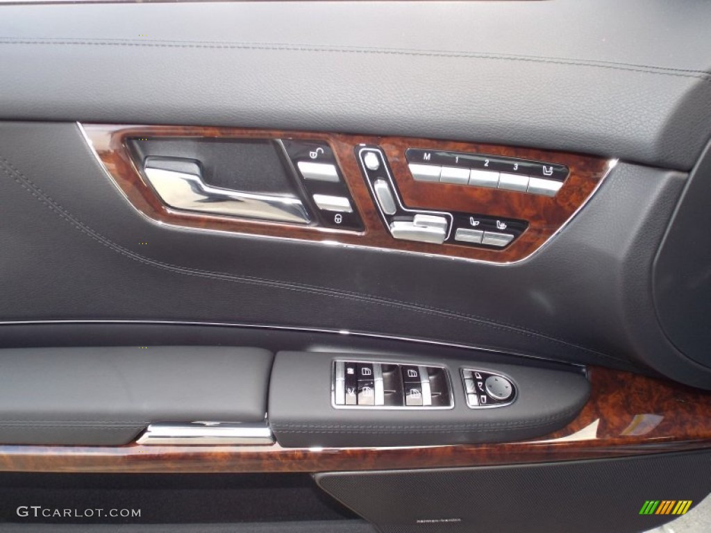 2014 Mercedes-Benz CL 550 4Matic Controls Photo #88510758