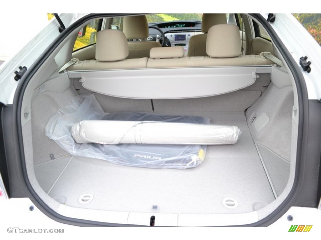 2014 Prius Two Hybrid - Blizzard White Pearl / Bisque photo #8