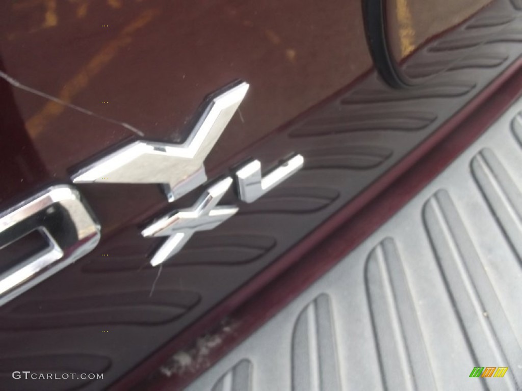 2006 Envoy XL SLT 4x4 - Cranberry Red Metallic / Light Tan/Ebony Black photo #22