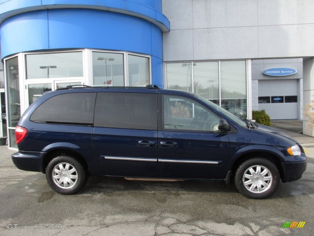 2006 town and country van