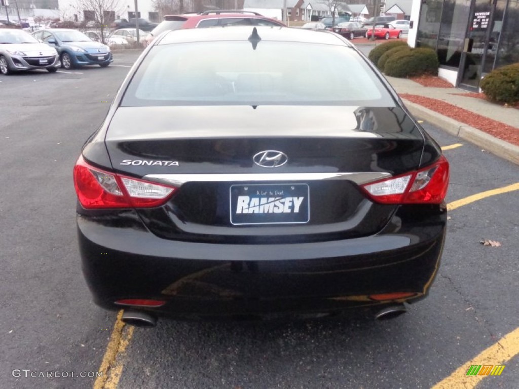2011 Sonata SE - Midnight Black / Gray photo #6