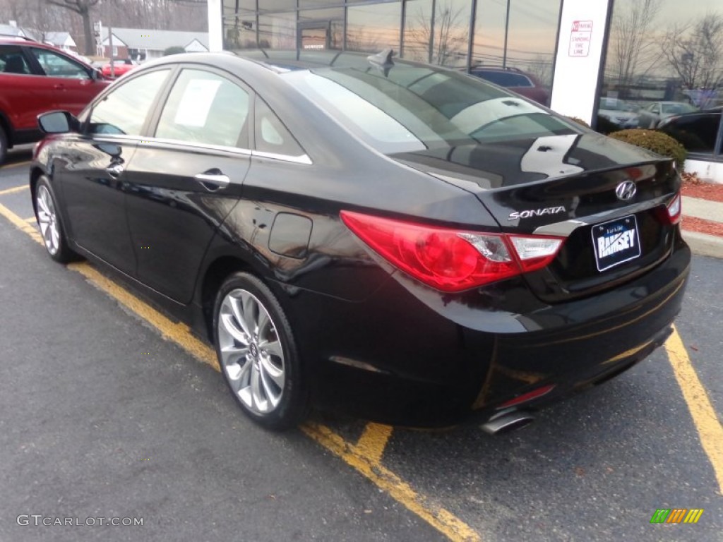 2011 Sonata SE - Midnight Black / Gray photo #7