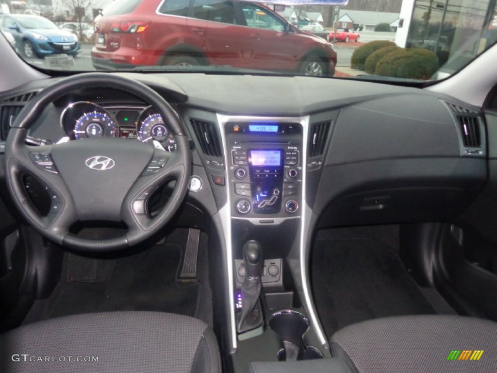 2011 Sonata SE - Midnight Black / Gray photo #20