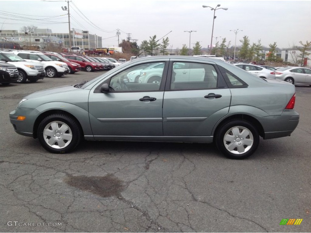 2006 Focus ZX4 SE Sedan - Light Tundra Metallic / Dark Pebble/Light Pebble photo #4