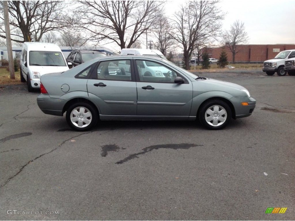 2006 Focus ZX4 SE Sedan - Light Tundra Metallic / Dark Pebble/Light Pebble photo #8