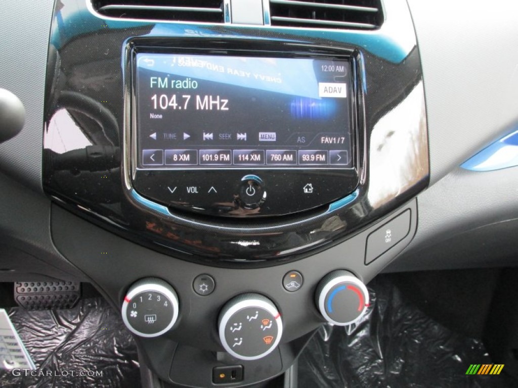 2014 Chevrolet Spark LT Controls Photo #88524183