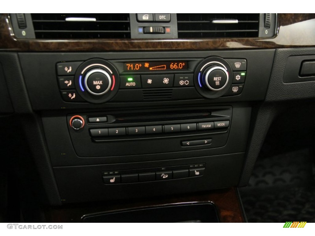 2009 BMW 3 Series 335xi Sedan Controls Photos