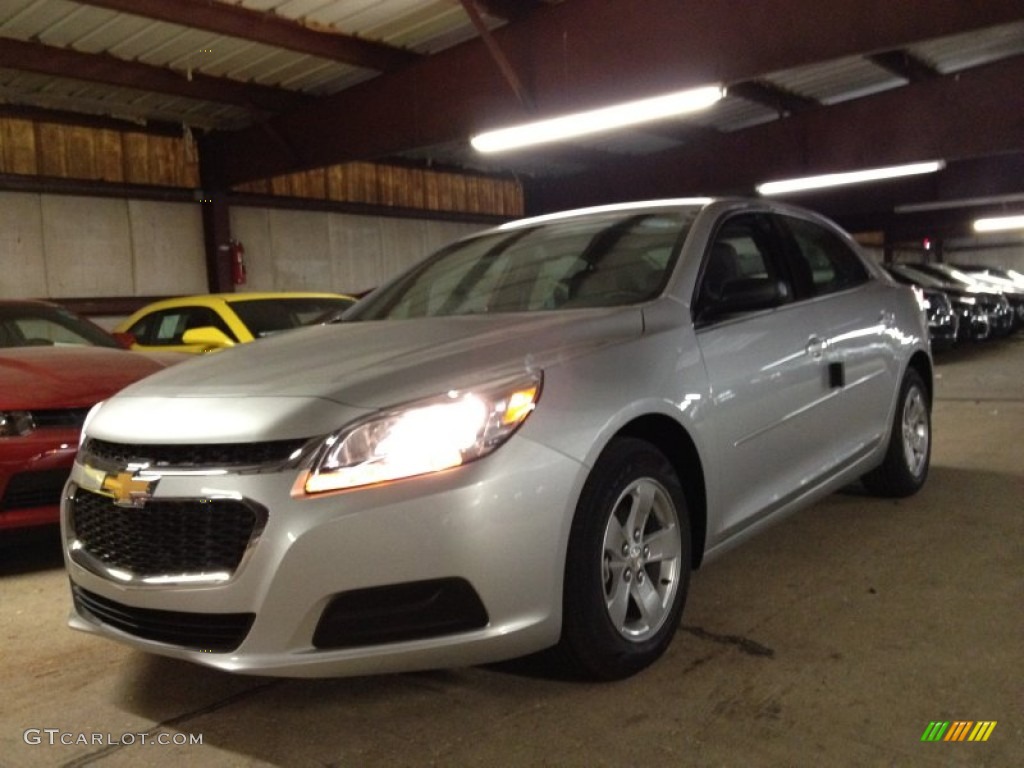 Silver Ice Metallic Chevrolet Malibu