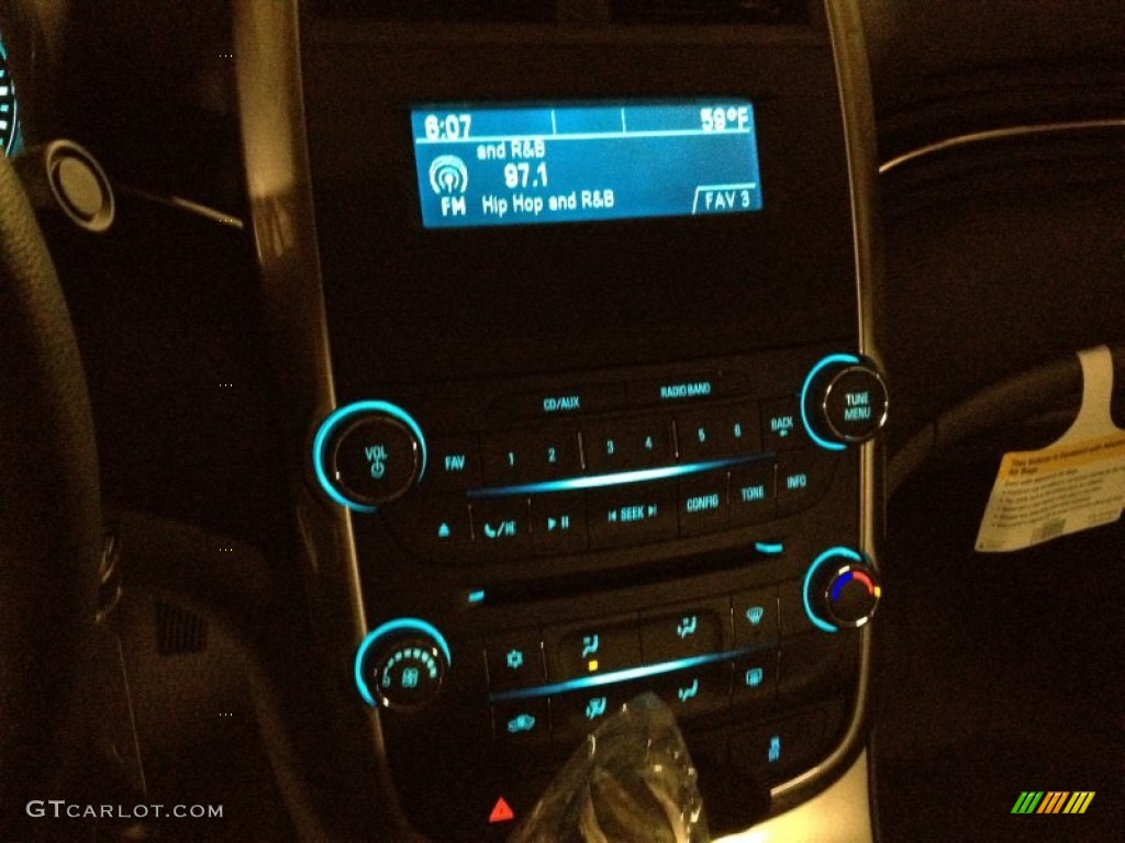 2014 Malibu LS - Silver Ice Metallic / Jet Black photo #10