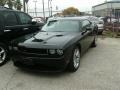 Pitch Black - Challenger SXT Photo No. 2