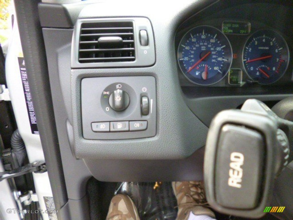 2010 C30 T5 R-Design - Electric Silver Metallic / Off Black photo #21