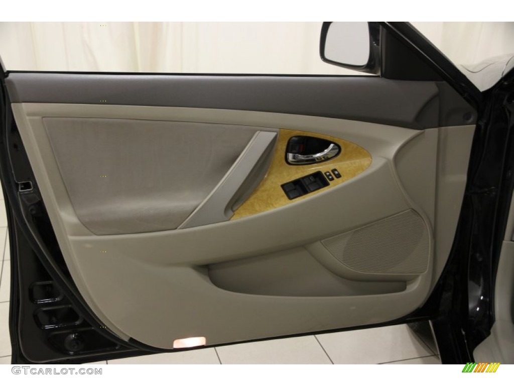 2007 Camry XLE - Black / Bisque photo #4