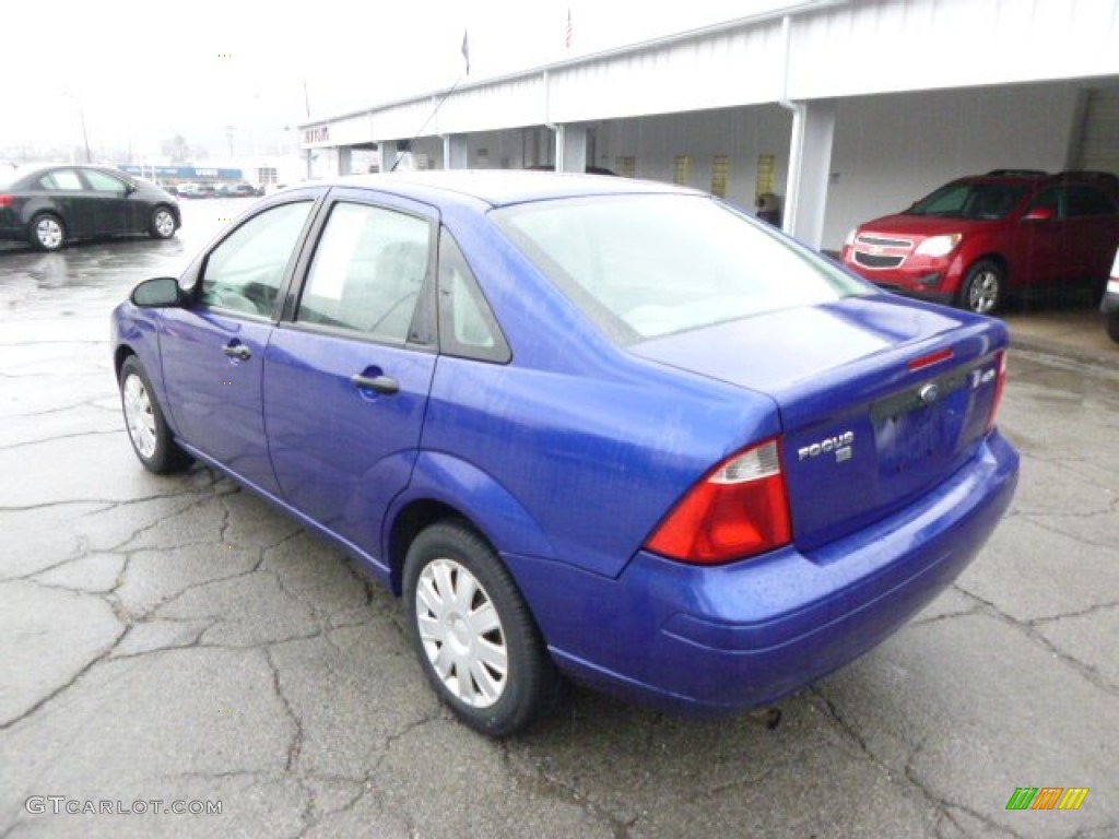 2005 Focus ZX4 S Sedan - Sonic Blue Metallic / Dark Flint/Light Flint photo #6