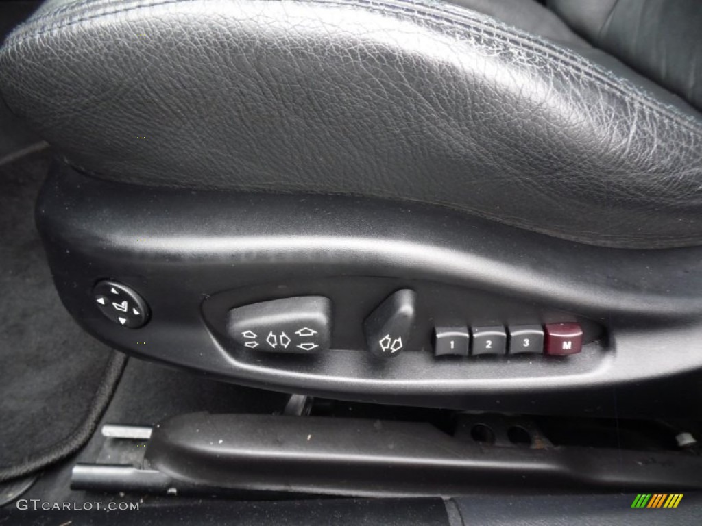 2003 BMW 3 Series 330xi Sedan Controls Photo #88546614