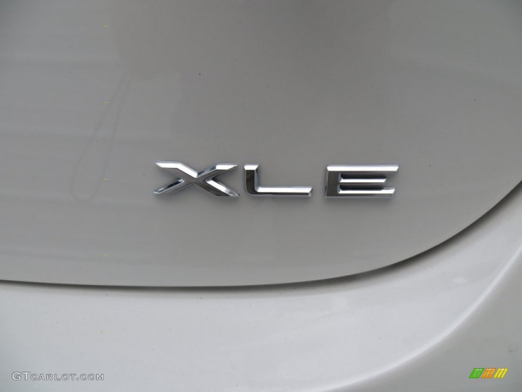 2014 Toyota Avalon XLE Premium Marks and Logos Photo #88547597