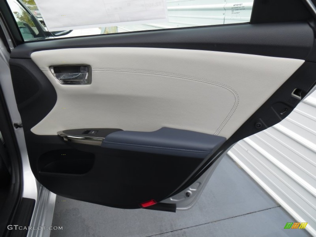 2014 Toyota Avalon XLE Light Gray Door Panel Photo #88552217