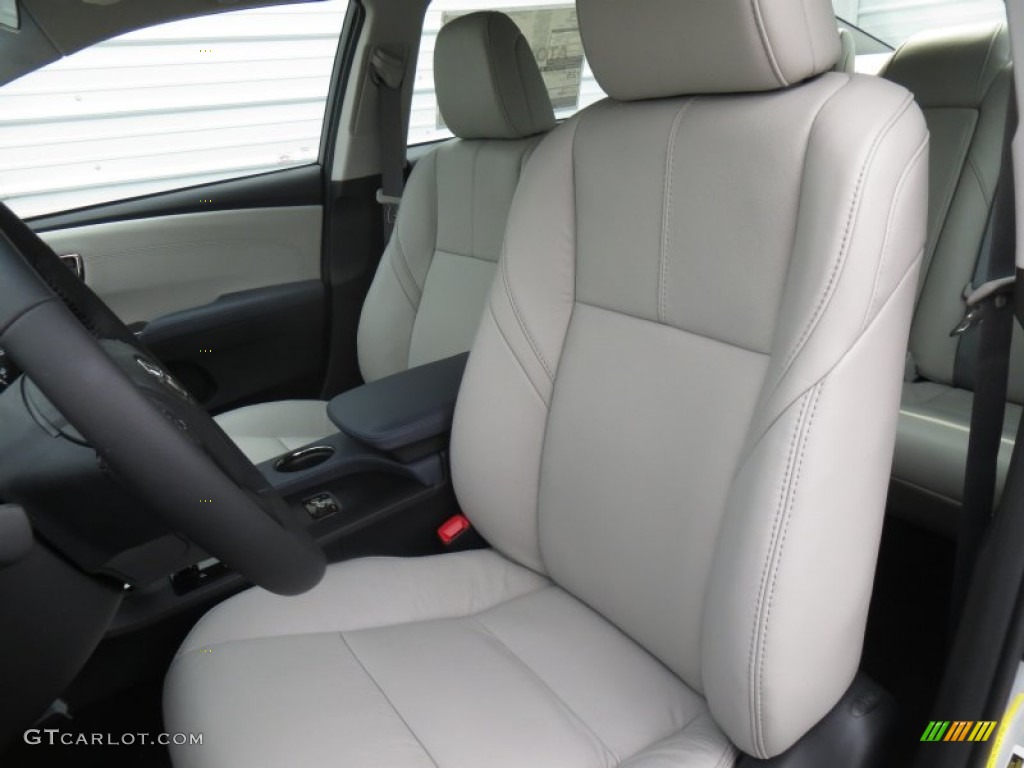 2014 Toyota Avalon XLE Front Seat Photos