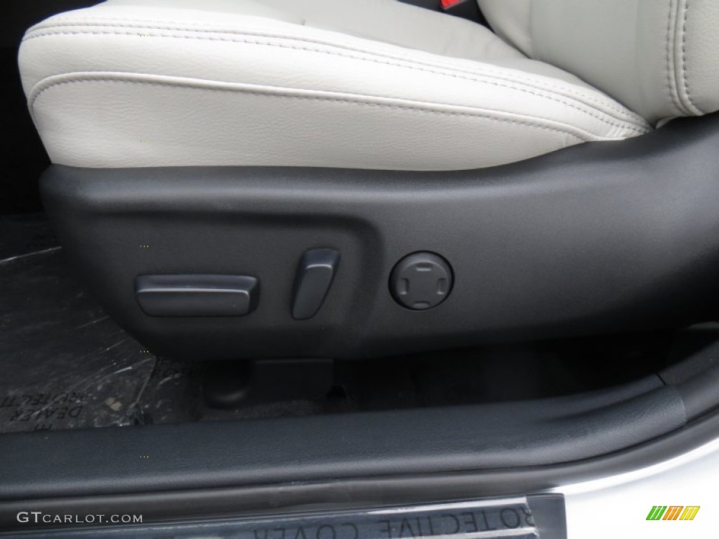 2014 Toyota Avalon XLE Controls Photo #88552367