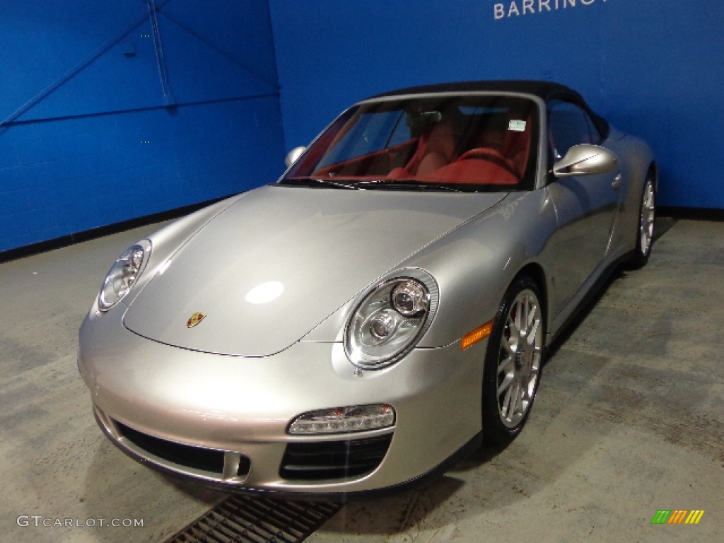 Platinum Silver Metallic Porsche 911