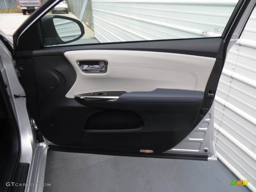 2014 Toyota Avalon Hybrid XLE Premium Door Panel Photos