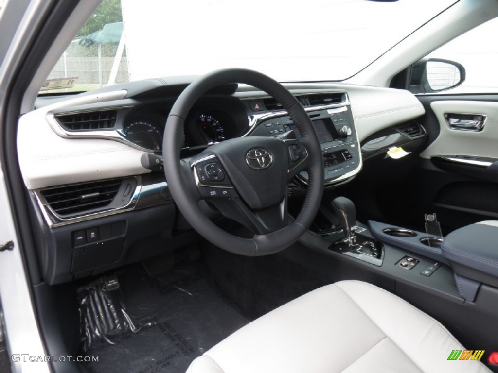 Light Gray Interior 2014 Toyota Avalon Hybrid XLE Premium Photo #88553160