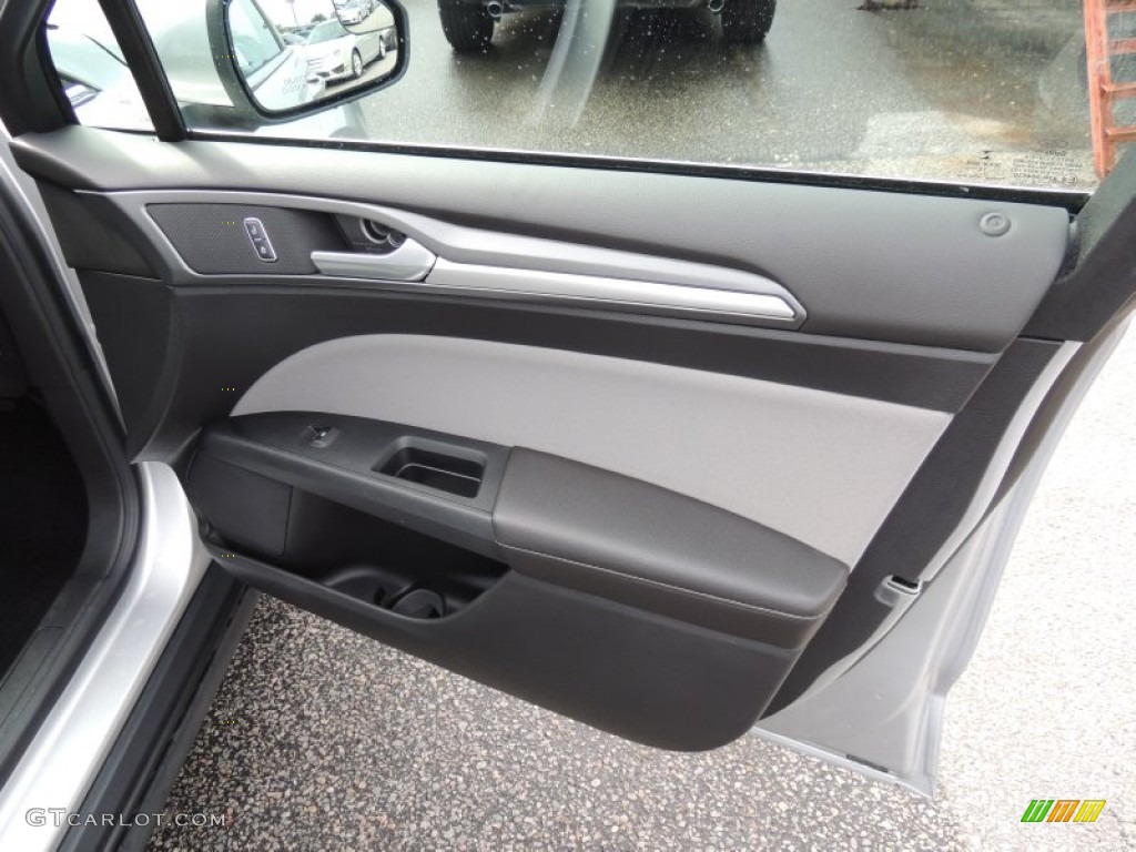 2013 Fusion S - Ingot Silver Metallic / Earth Gray photo #8