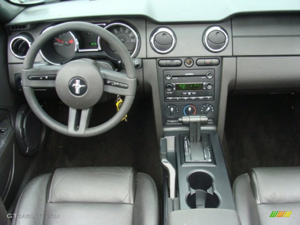 2007 Mustang V6 Premium Convertible - Tungsten Grey Metallic / Dark Charcoal photo #20