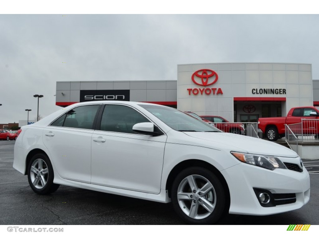 2014 Camry SE - Super White / Black photo #1