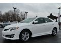 2014 Super White Toyota Camry SE  photo #3