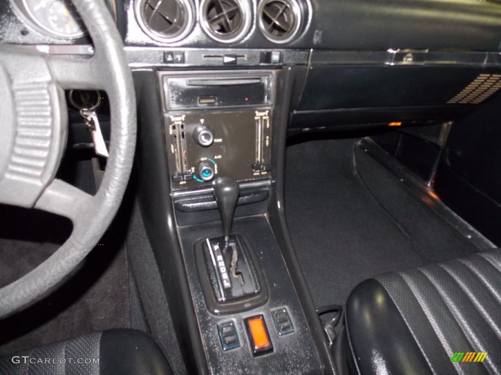 1977 Mercedes-Benz SL Class 450 SL roadster Controls Photo #88557239